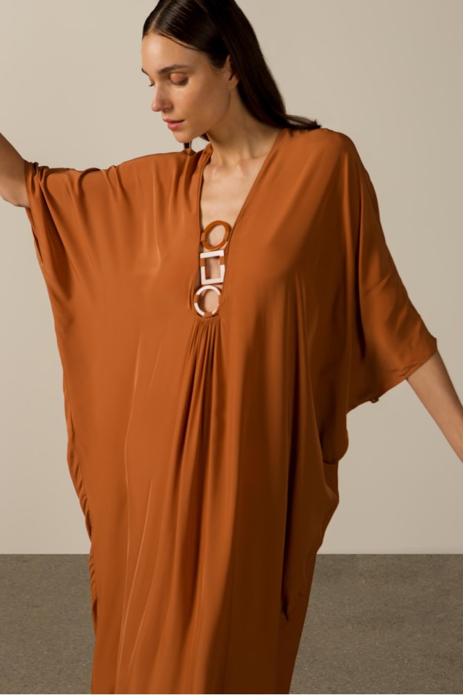 Kaftan Longo Detalhe Argolas Conhaque