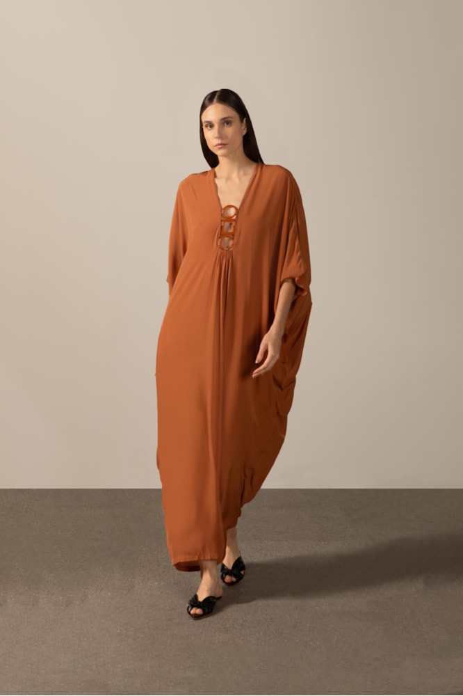 Kaftan Longo Detalhe Argolas Conhaque
