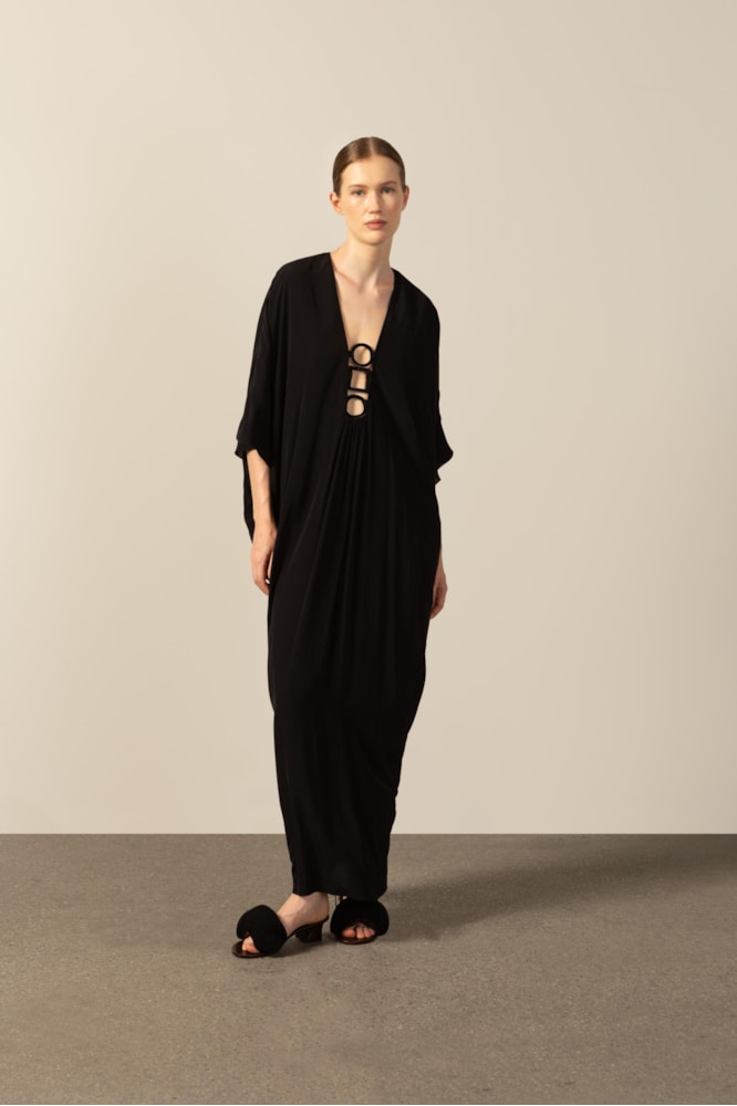 Kaftan Longo Detalhe Argolas Preto
