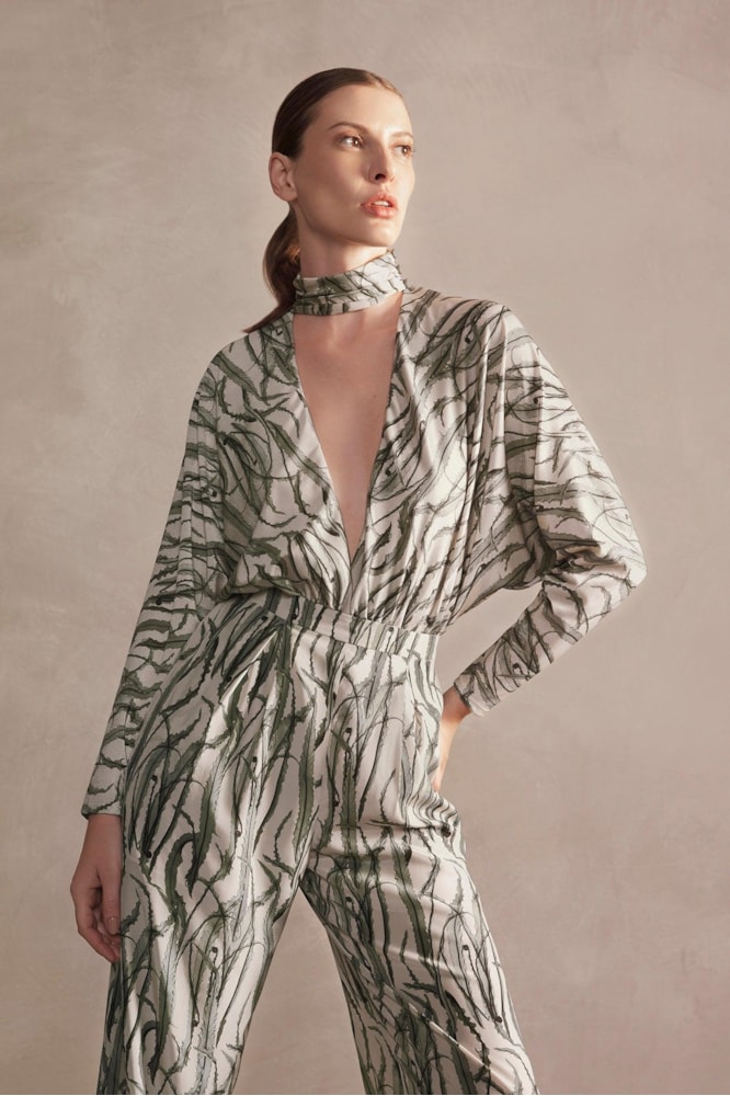 Maillot Asa Delta Manga Morcego Choker Unico
