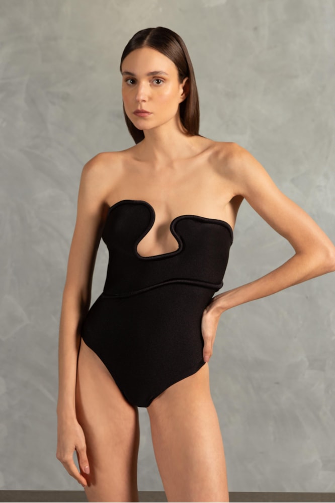 Maillot Tomara Que Caia Lycra Ondas 3d Inamorata Liso Preto