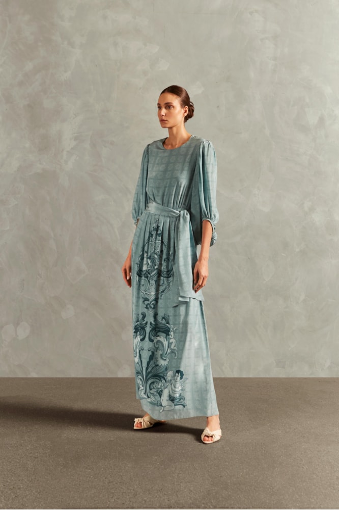 Vestido Longo Com Manga Longa e Faixa Hera Azul