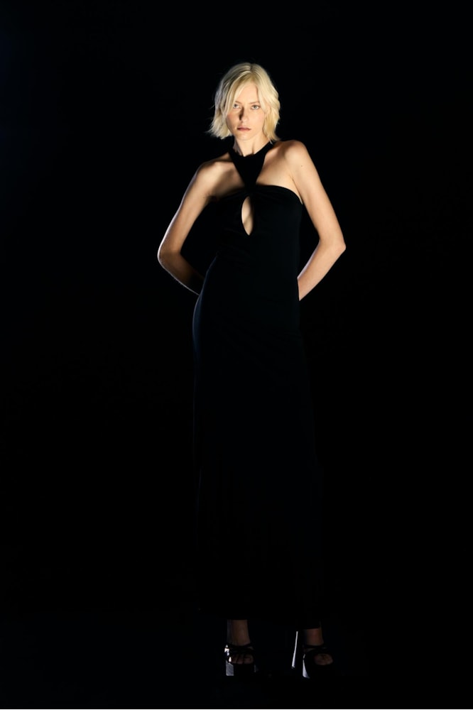 Vestido Longo Detalhe Recorte Preto