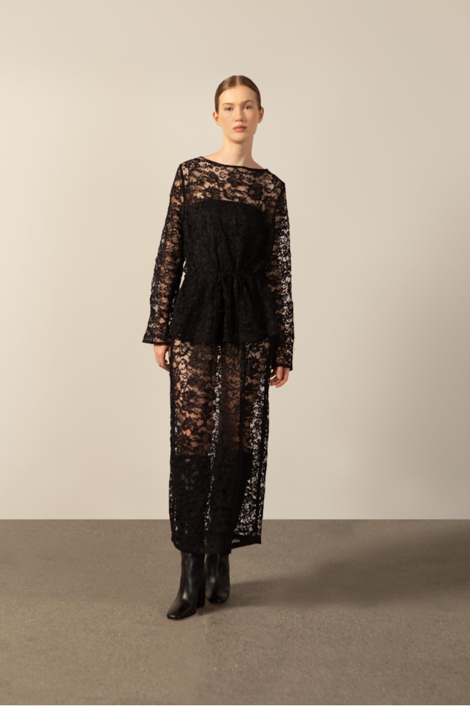 Vestido Renda Peplum Preto
