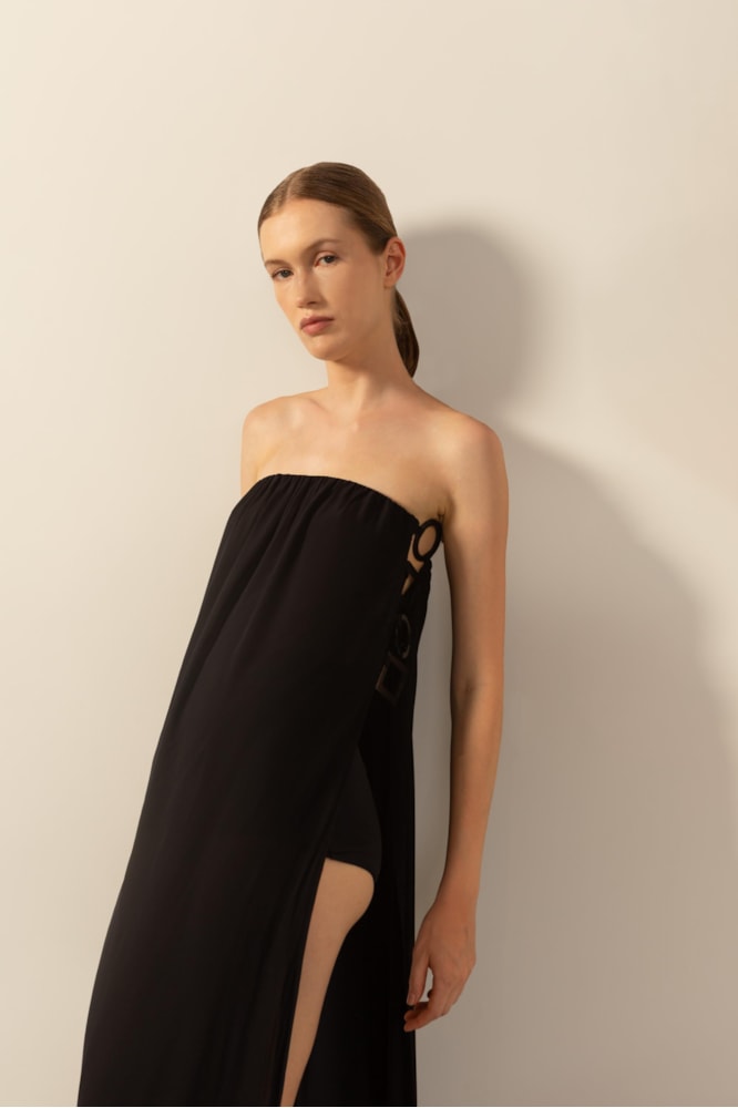 Vestido Tomara Que Caia Detalhe Argolas Preto